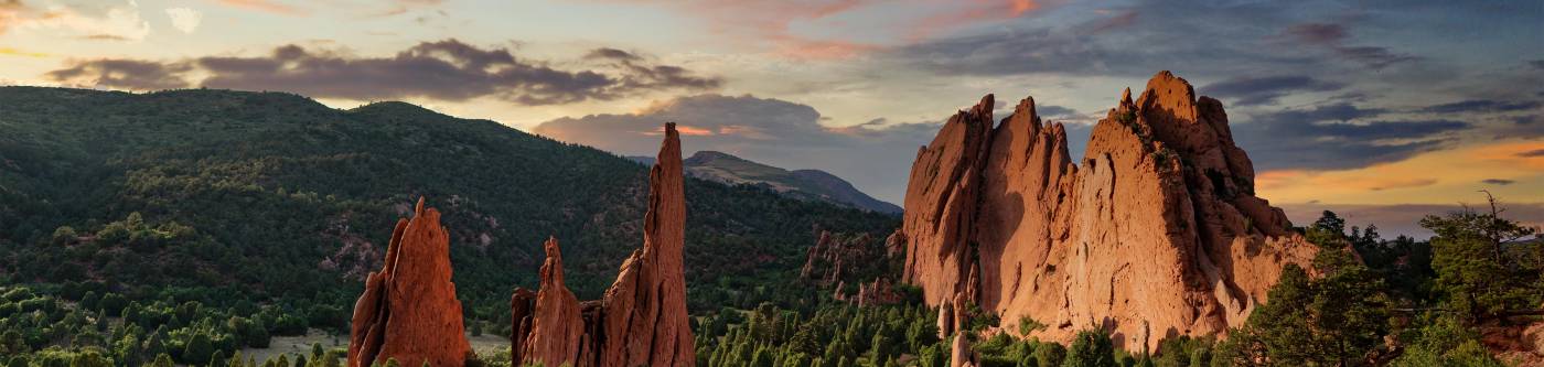 Sunset at Garden of the Gods, Colorado Springs - prime vacation rental location managed by nestago®